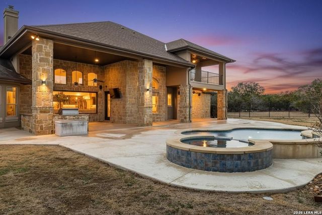 432 Redland Dr, Spring Branch, TX 78070