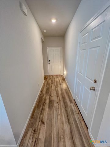 100 Taggart Trail, Jarrell, TX 76537