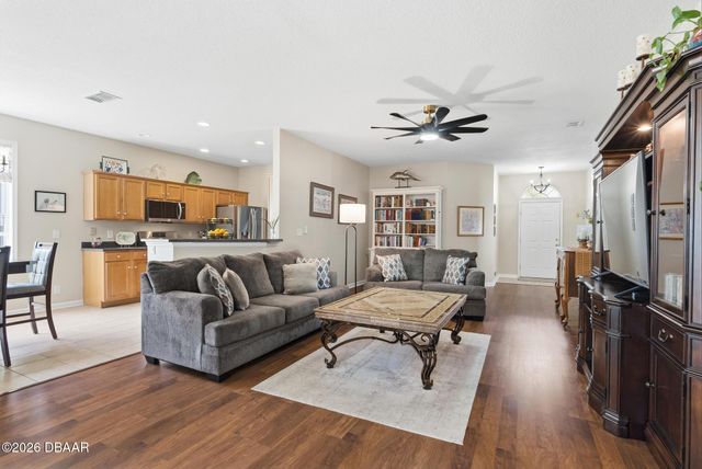 207 Coleton Lane, Deland, FL 32724