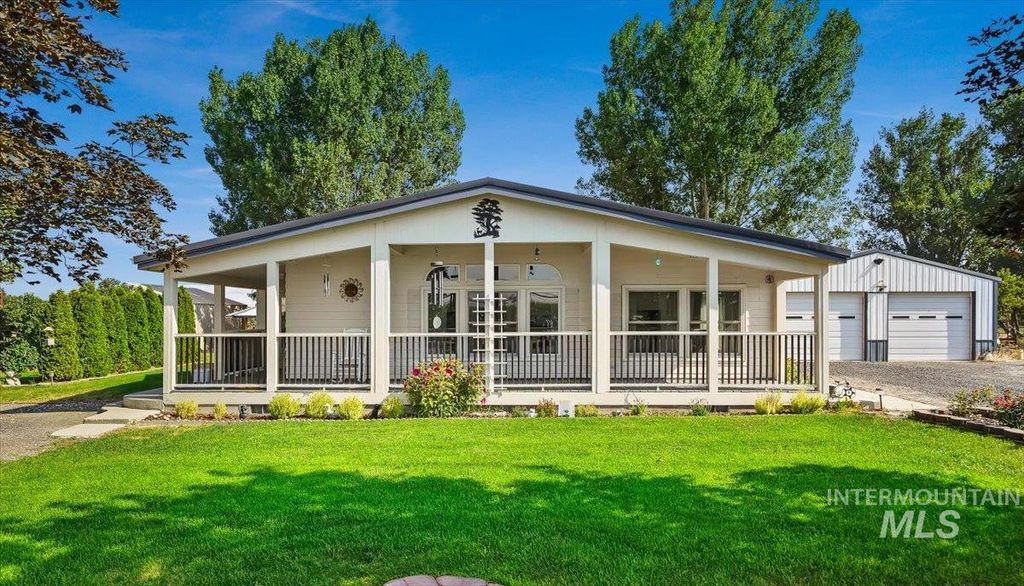 2048 E 3050 S, Wendell, ID 83355 photo 1