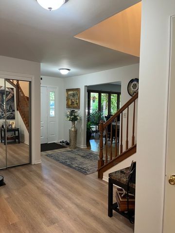 1212 N Honey Hill Road, Addison, IL 60101