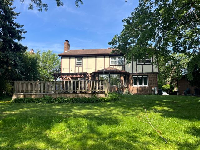 1212 N Honey Hill Road, Addison, IL 60101
