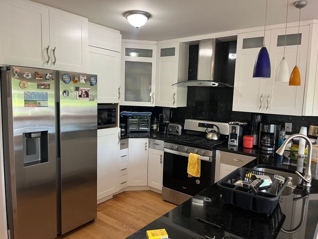 1212 N Honey Hill Road, Addison, IL 60101
