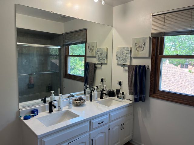 1212 N Honey Hill Road, Addison, IL 60101
