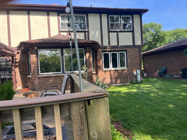 1212 N Honey Hill Road, Addison, IL 60101