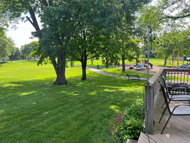 1212 N Honey Hill Road, Addison, IL 60101