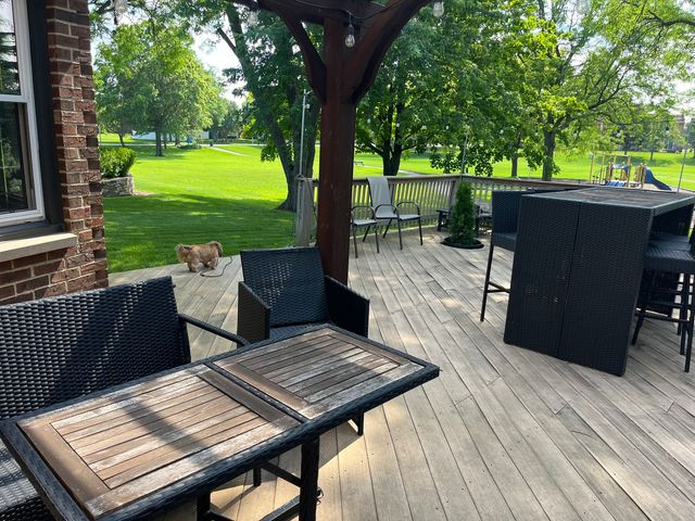 1212 N Honey Hill Road, Addison, IL 60101