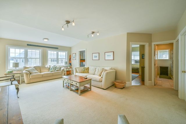 261 Thompson Road, Webster, MA 01570