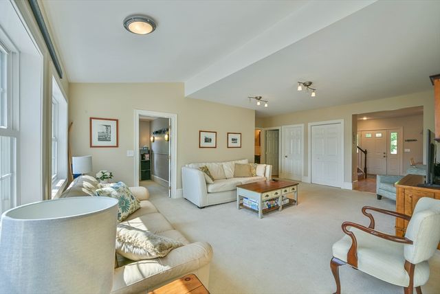 261 Thompson Road, Webster, MA 01570