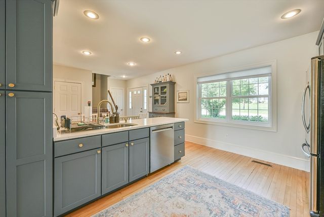 261 Thompson Road, Webster, MA 01570