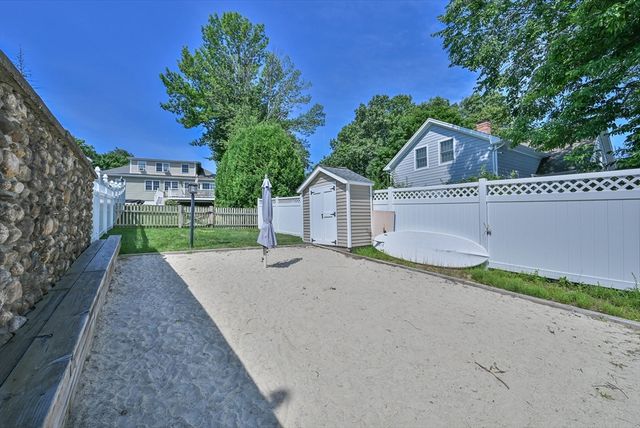 261 Thompson Road, Webster, MA 01570