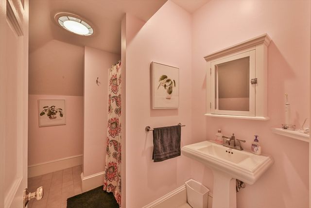 261 Thompson Road, Webster, MA 01570