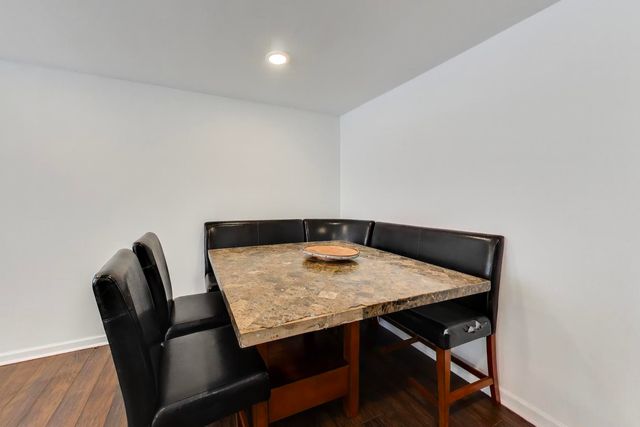 7449 Washington Street 206, Forest Park, IL 60130