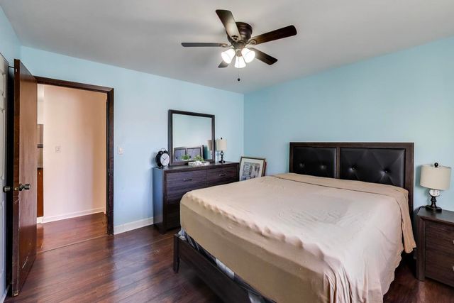 7449 Washington Street 206, Forest Park, IL 60130