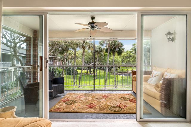 101 W Park Shores Circle 2, Indian River Shores, FL 32963