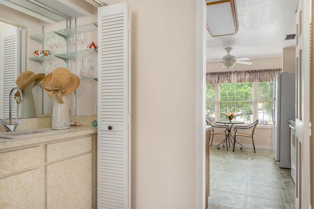 101 W Park Shores Circle 2, Indian River Shores, FL 32963
