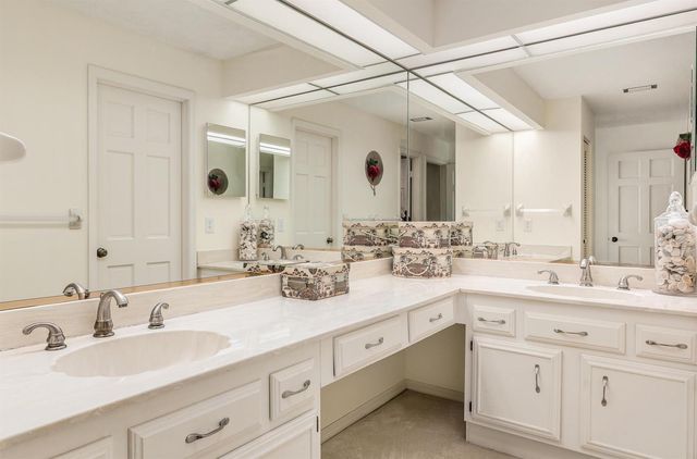 101 W Park Shores Circle 2, Indian River Shores, FL 32963