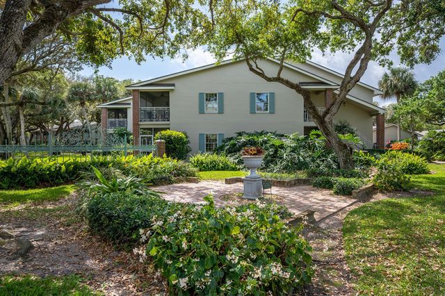 101 W Park Shores Circle 2, Indian River Shores, FL 32963