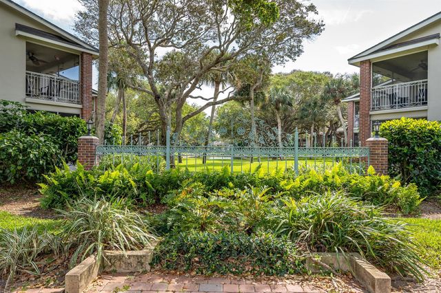 101 W Park Shores Circle 2, Indian River Shores, FL 32963
