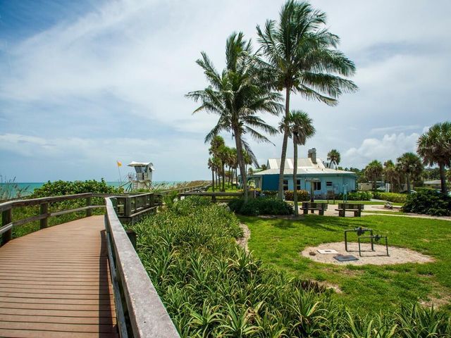101 W Park Shores Circle 2, Indian River Shores, FL 32963