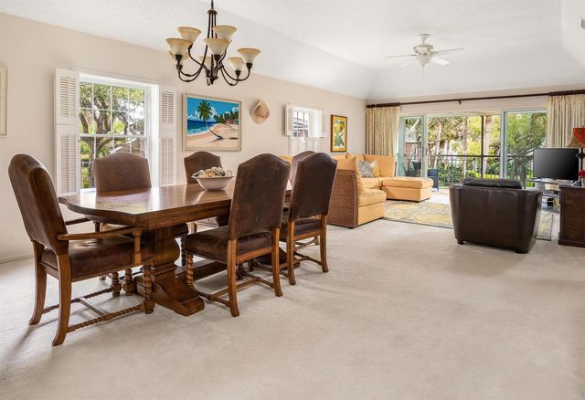 101 W Park Shores Circle 2, Indian River Shores, FL 32963