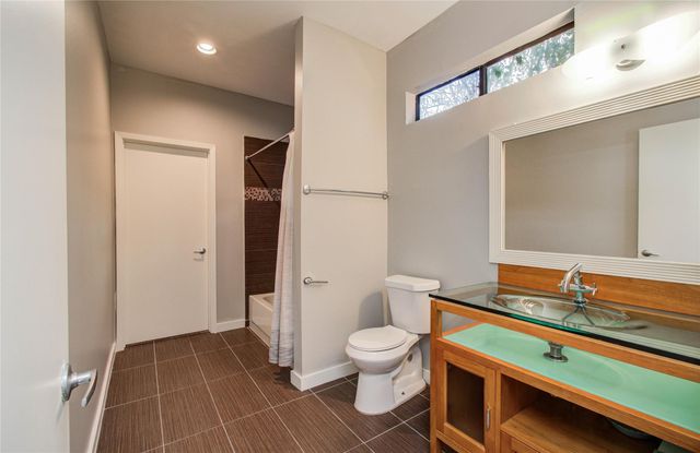 1609 Welch Street B, Houston, TX 77006