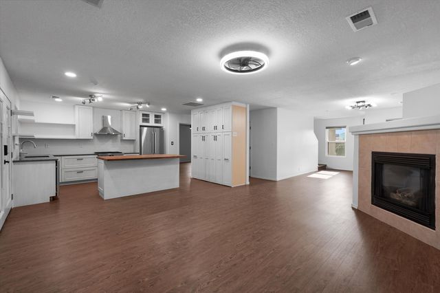 10939 Argonite Drive NW, Albuquerque, NM 87114