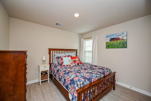 1188 Filly Creek Drive, Alvin, TX 77511