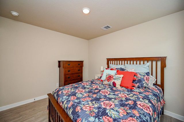 1188 Filly Creek Drive, Alvin, TX 77511
