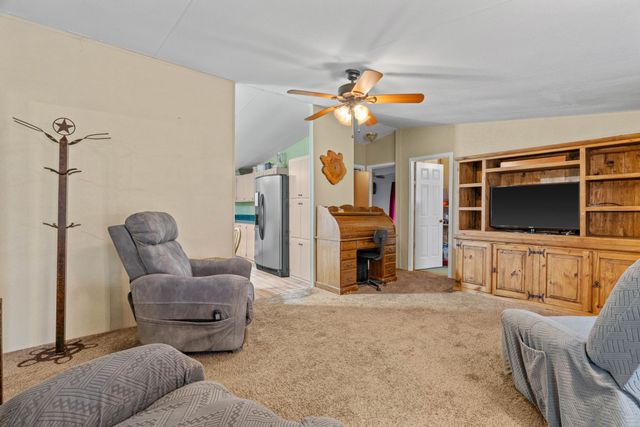 104 Runway Lane, Aurora, TX 76078