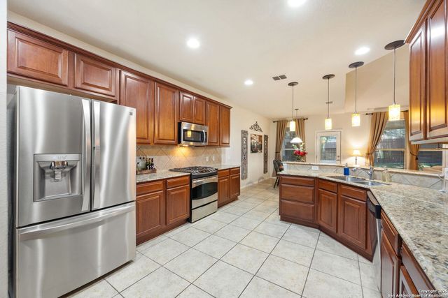 8206 Setting Moon, San Antonio, TX 78255