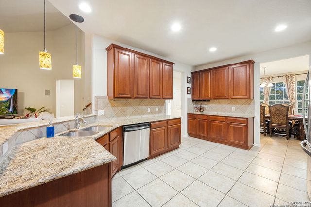 8206 Setting Moon, San Antonio, TX 78255