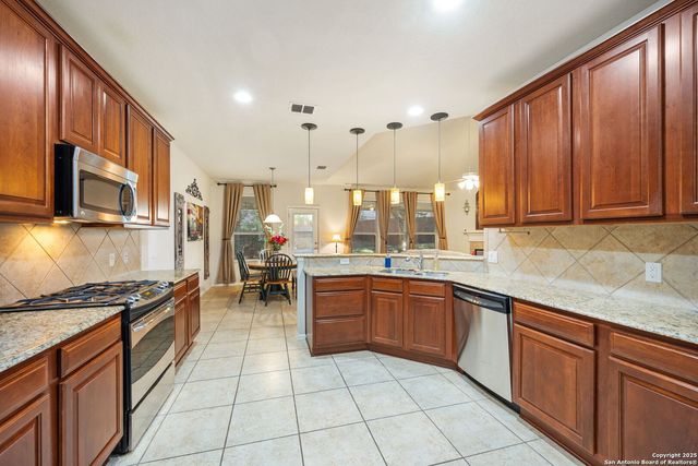 8206 Setting Moon, San Antonio, TX 78255