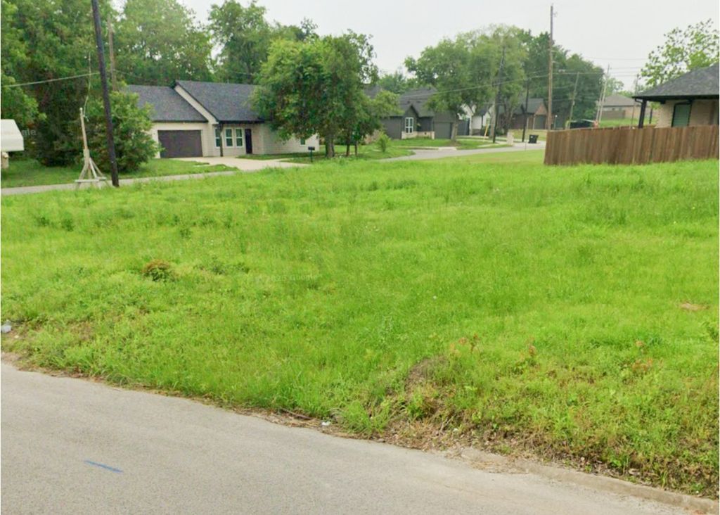 1704 Stuart Street, Greenville, TX 75401