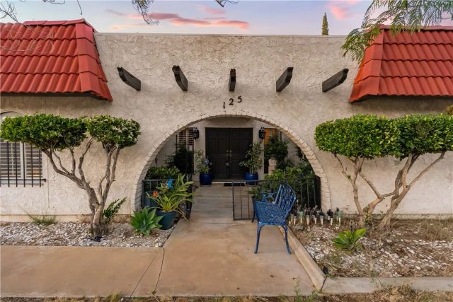 125 Lakeview Drive, Palmdale, CA 93551
