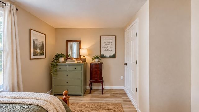 4618 E Overbrook Dr, Louisville, KY 40216