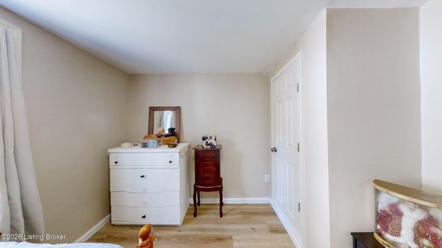 4618 E Overbrook Dr, Louisville, KY 40216