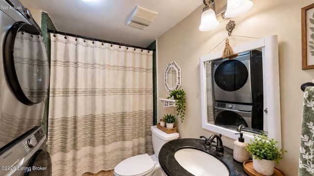 4618 E Overbrook Dr, Louisville, KY 40216