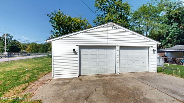 4618 E Overbrook Dr, Louisville, KY 40216