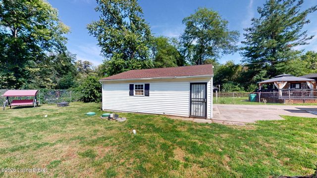 4618 E Overbrook Dr, Louisville, KY 40216