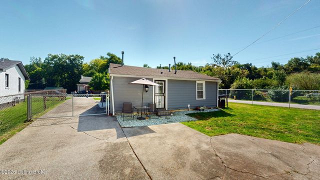 4618 E Overbrook Dr, Louisville, KY 40216