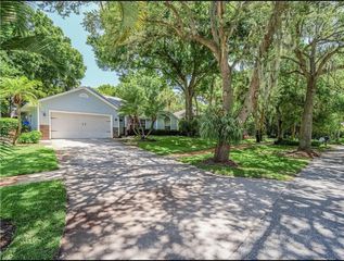 3890 1st Lane, Vero Beach, FL 32968