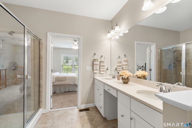 733 Championship Drive 733, Oxford, CT 06478