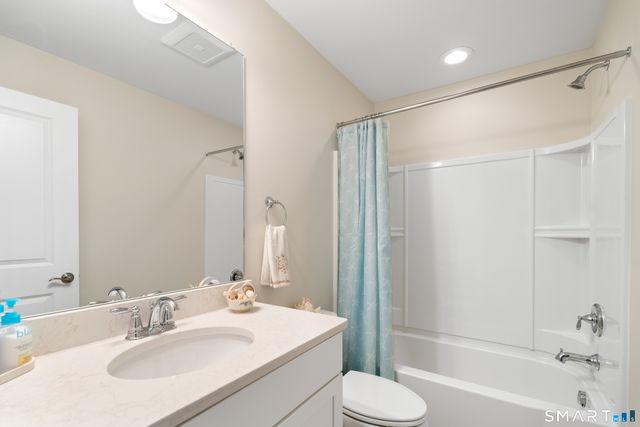 733 Championship Drive 733, Oxford, CT 06478