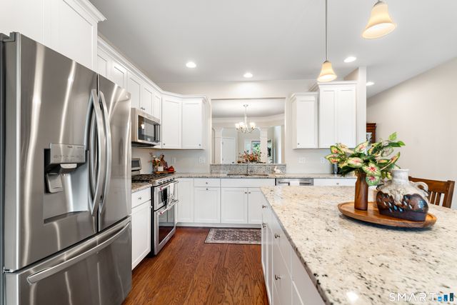 733 Championship Drive 733, Oxford, CT 06478