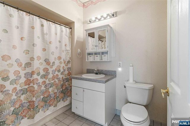5322 Richmond Road 322, West Milford, NJ 07480