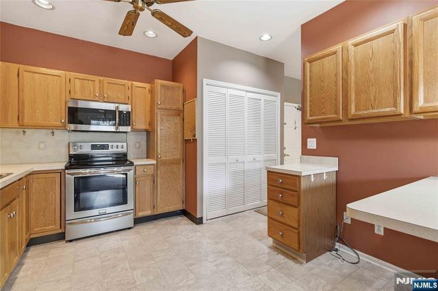 5322 Richmond Road 322, West Milford, NJ 07480