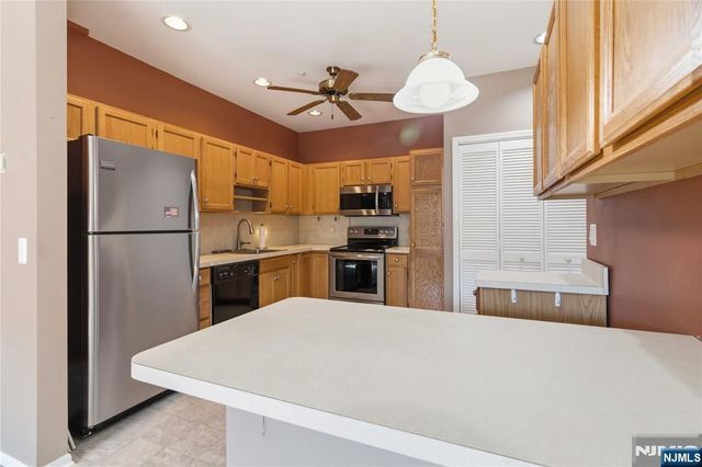 5322 Richmond Road 322, West Milford, NJ 07480