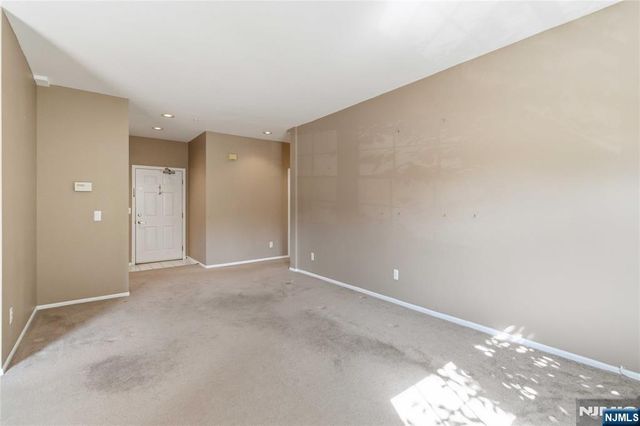 5322 Richmond Road 322, West Milford, NJ 07480