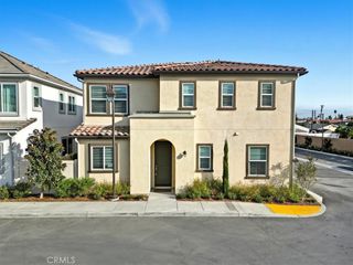 433 Willow Run Ln, Carson, CA 90745